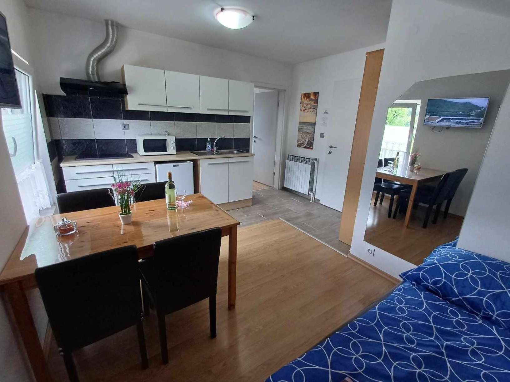 Apartmaji Slatenik Бовец Экстерьер фото
